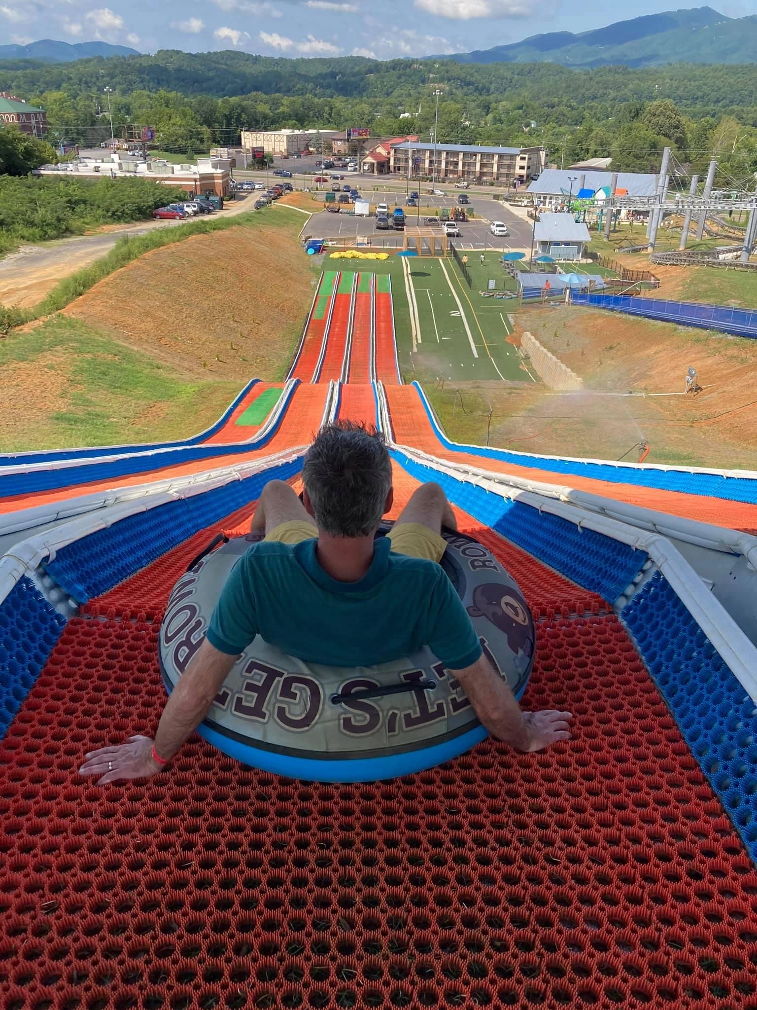outdoor tubing hill pigeon forge tn